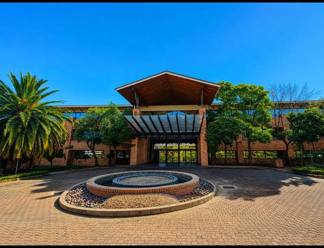 217M² OFFICE TO LET IN WOODMEAD